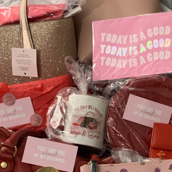 Valentine Surprise Mystery Box, All things Pink & Red - Picture 7 of 8